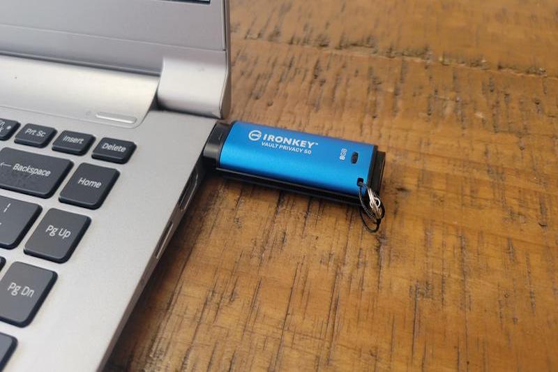 nuevos USB con encriptación por hardware para mayor seguridad de datos