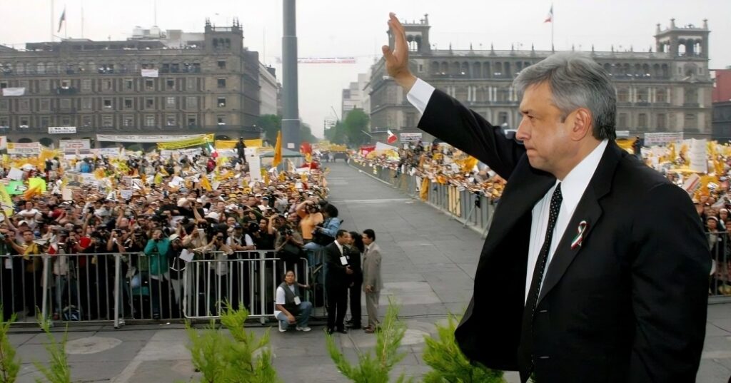 AMLO el día de su desafuero en 2005