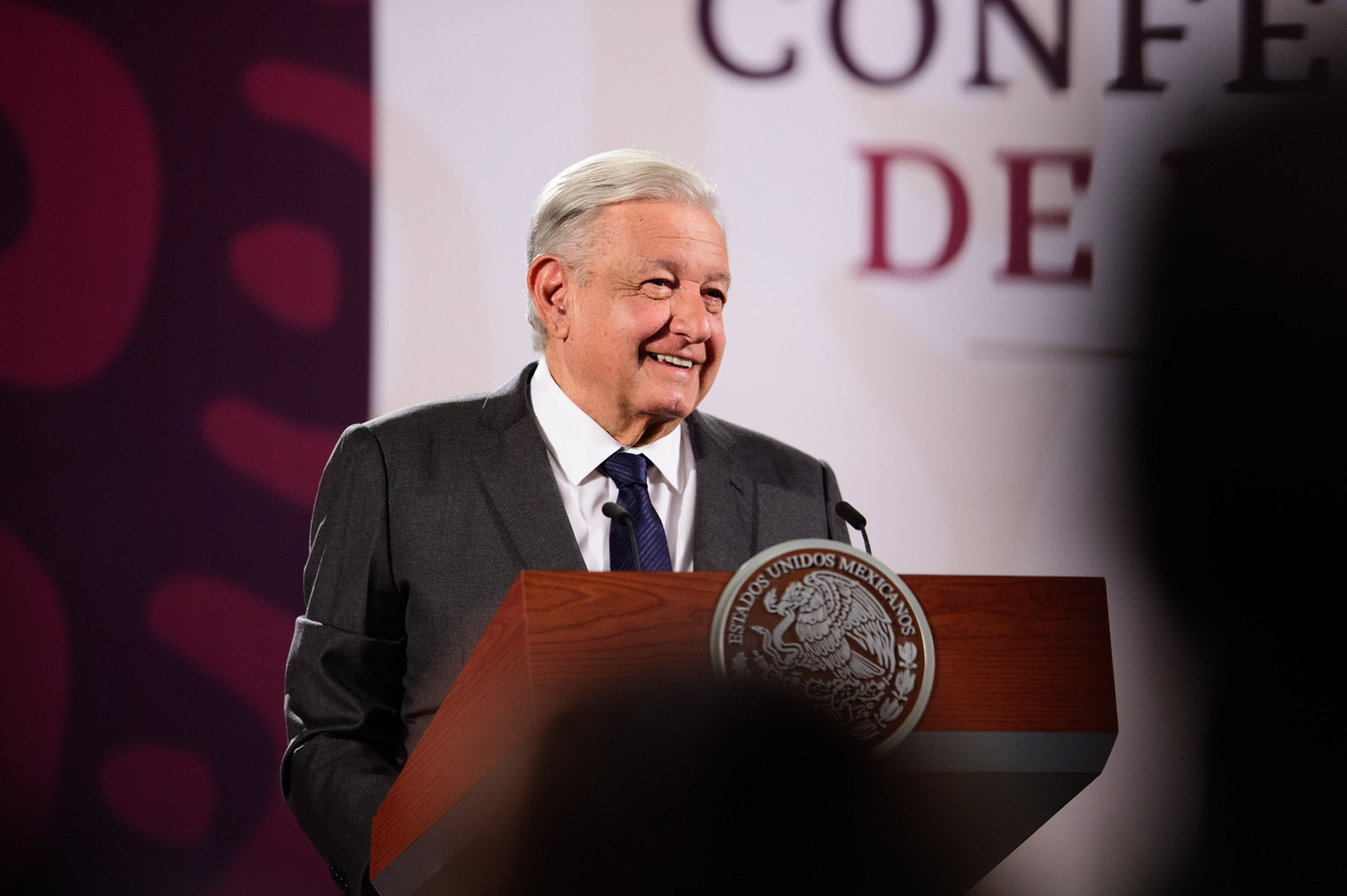 AMLO, orgulloso de combatir la pobreza en México