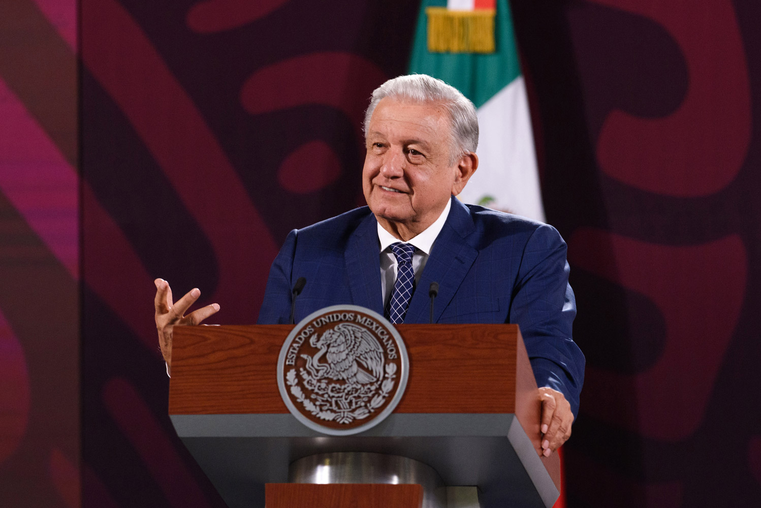 ¿AMLO respalda a Luisa María Alcalde para dirigir a Morena?