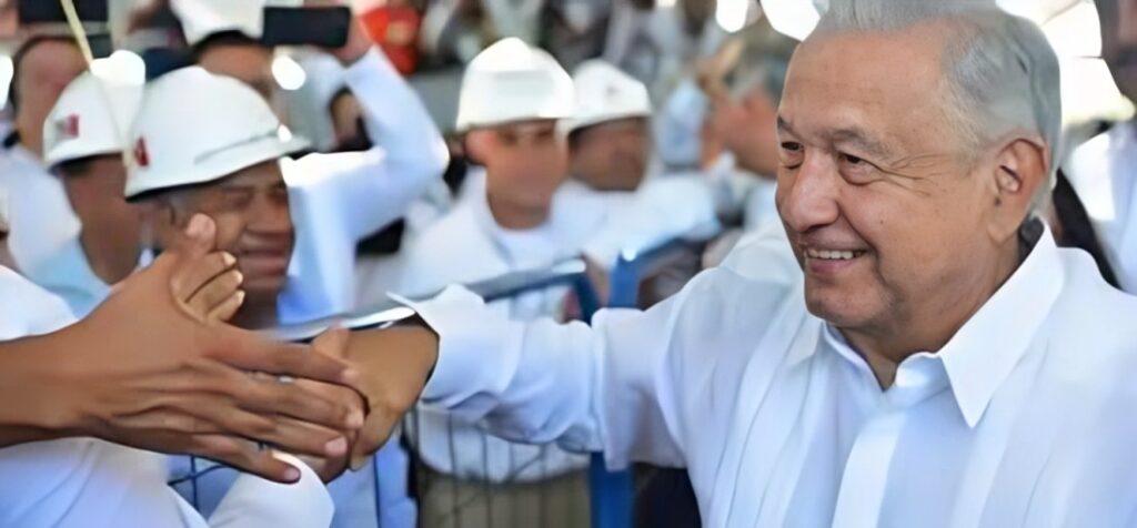 AMLO visita Refinería Dos Bocas