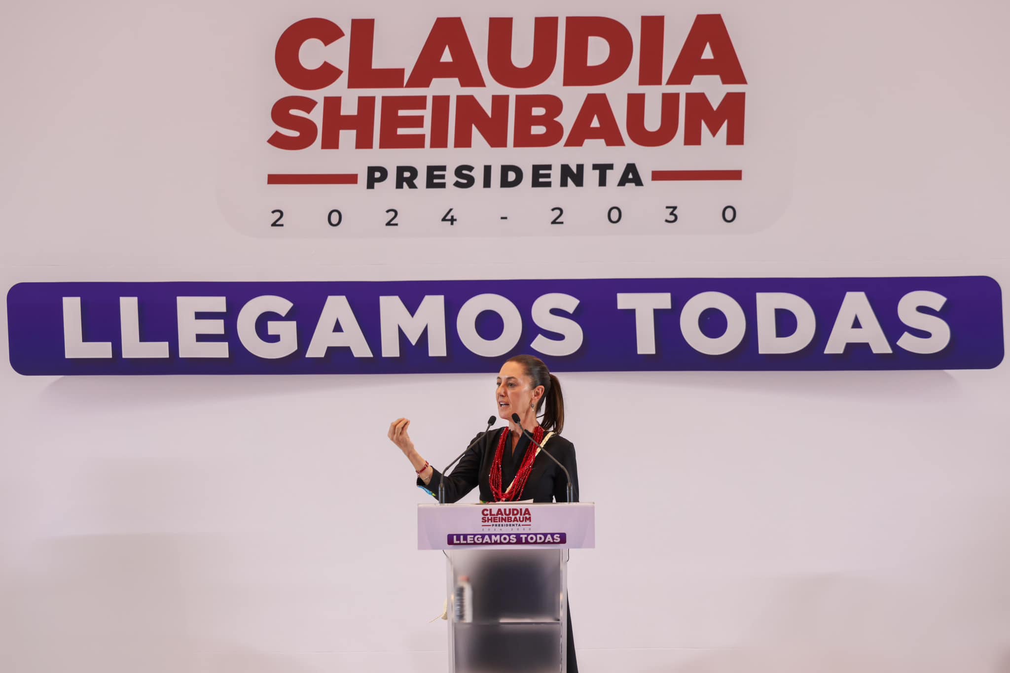 Claudia Sheinbaum anuncia pensión para mujeres indígenas