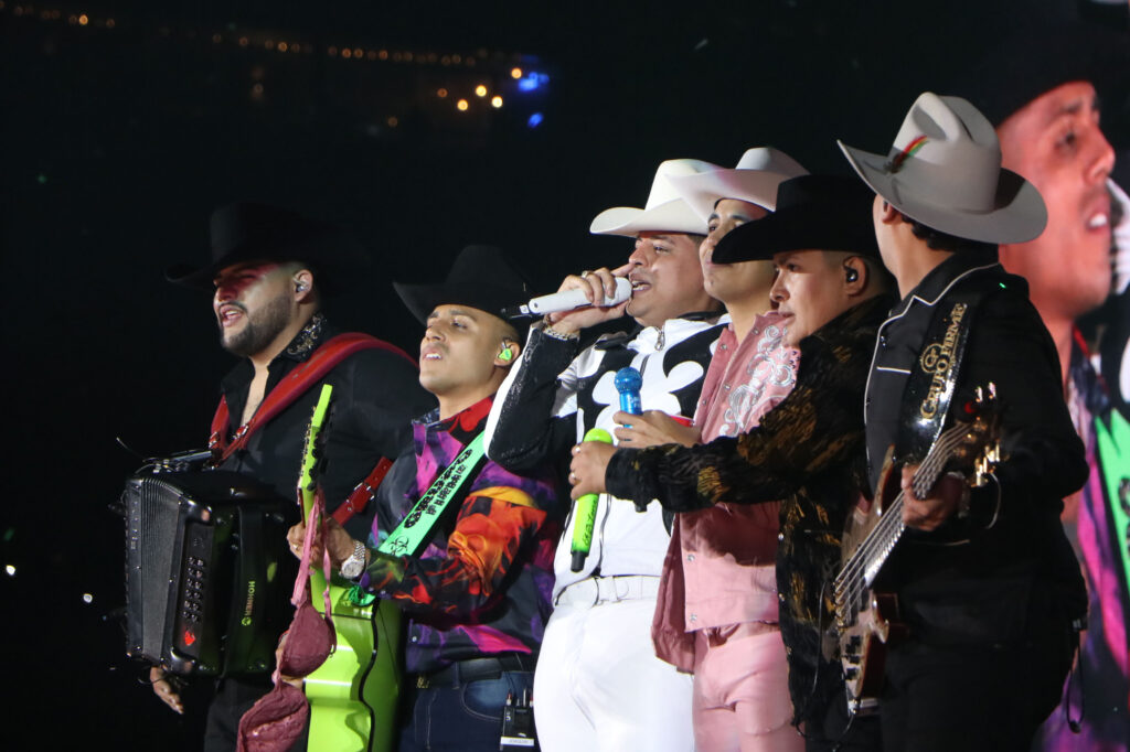 Grupo Firme en el Zócalo Capitalino