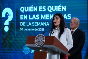 Liz Vilchis encargada de sección "Quién es quien en las mentiras"