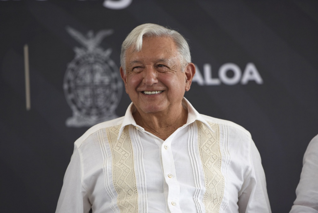 AMLO apoya a Rubén Rocha: "No pararán porque no les gusta la transformación"