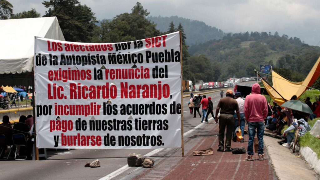 AMLO no reprimirá bloqueo de autopista México-Puebla