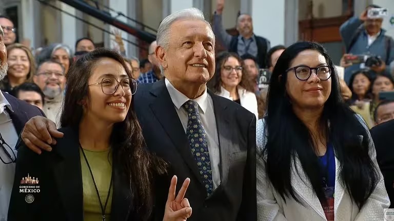 AMLO reconoció la labor de los comunicadores independientes