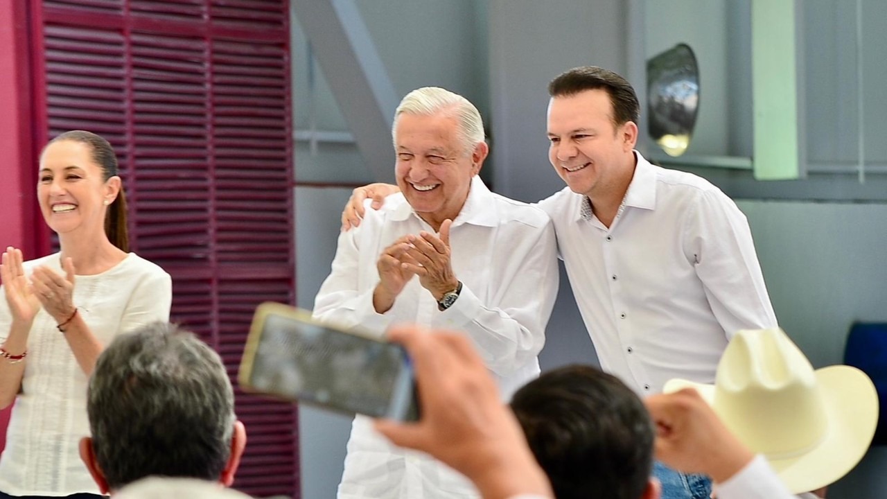 AMLO resalta transformación pacífica 