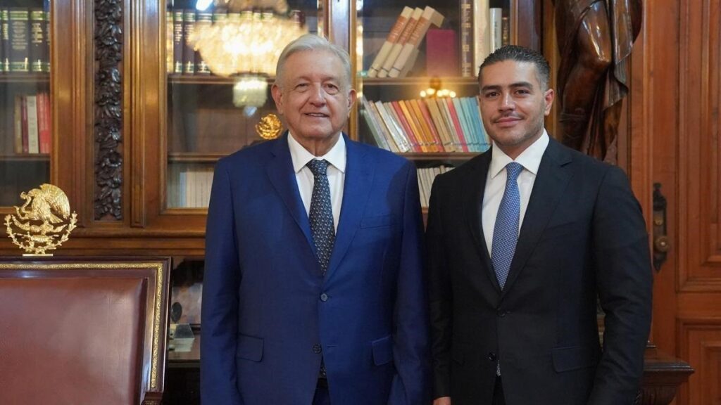 Foto de AMLO y Omar Harfuch