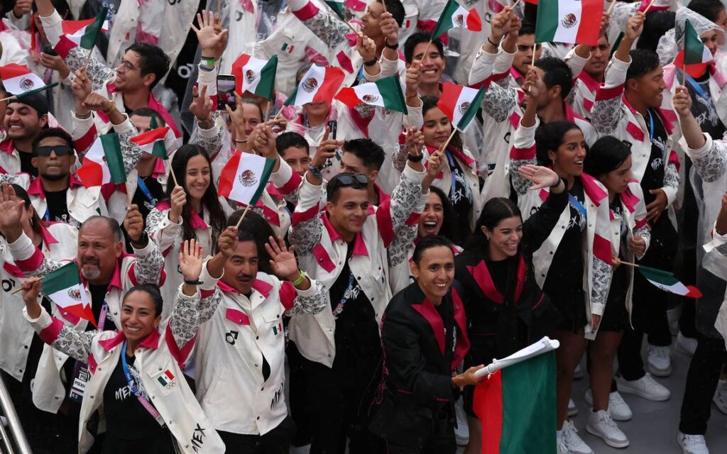 Ana Guevara acompañó a la delegación mexicana en Paris