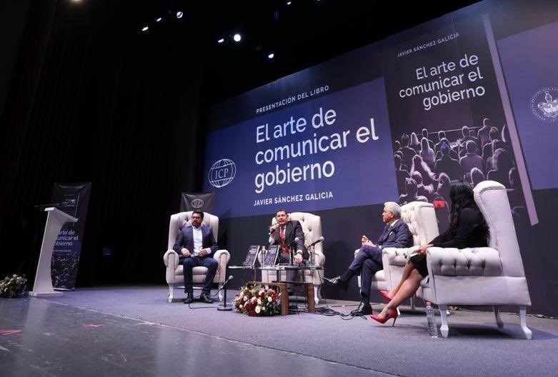 Alejandro Armenta asistió a presentación de libro de Javier Sánchez