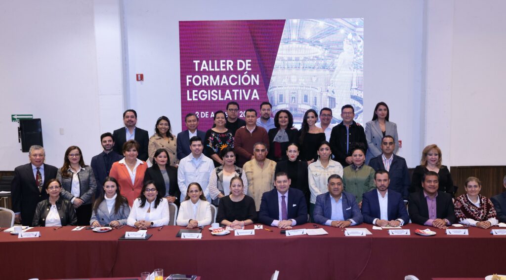 Armenta participó en Taller de formación legislativa