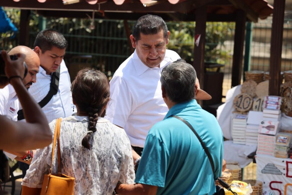 Alejandro Armenta recordó su compromiso con los poblanos