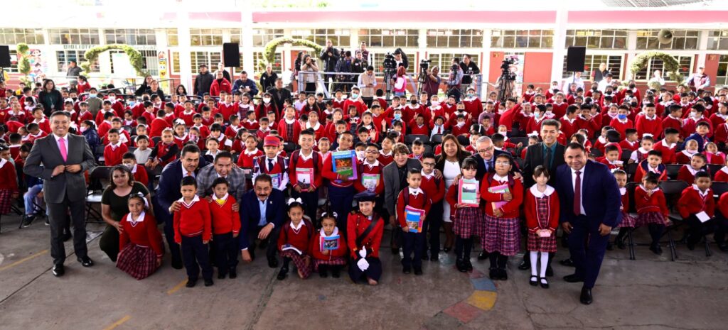 Integrantes del gabinete asistieron a inauguración de ciclo escolar