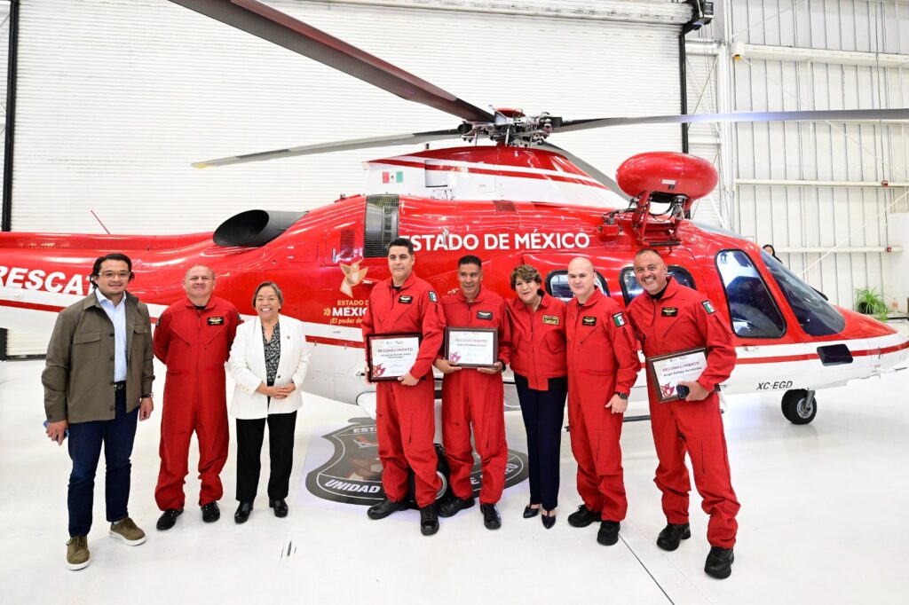 Delfina Gómez da reconocimiento a brigada aérea