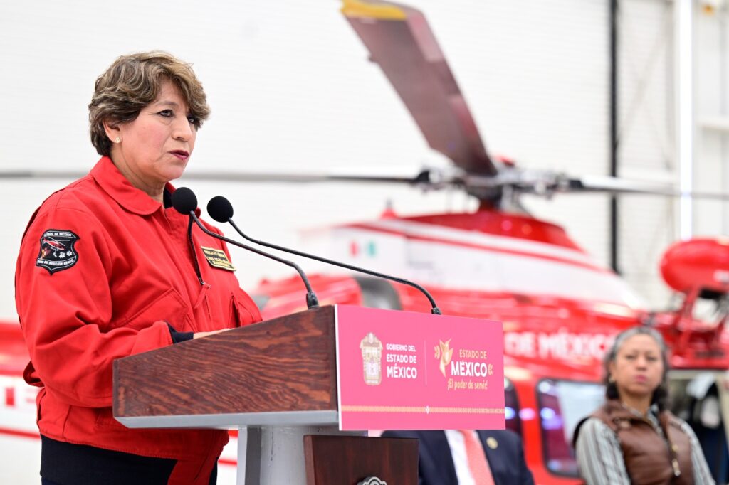 Delfina Gómez encabezó homenaje a unidad aérea del Edomex