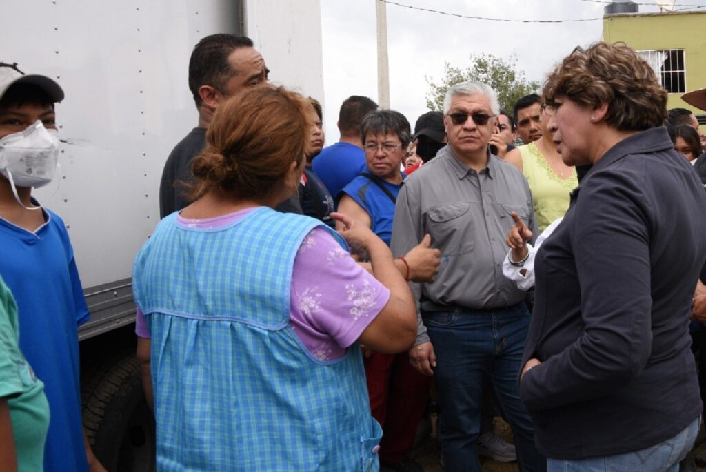 Delfina Gómez escuchó personalmente a pobladores afectados