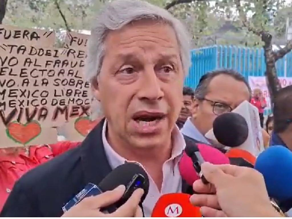 Empresario Claudio X. en marcha Marea Rosa