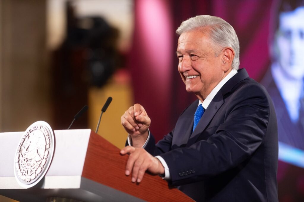 AMLO aseguró continuidad en cambios