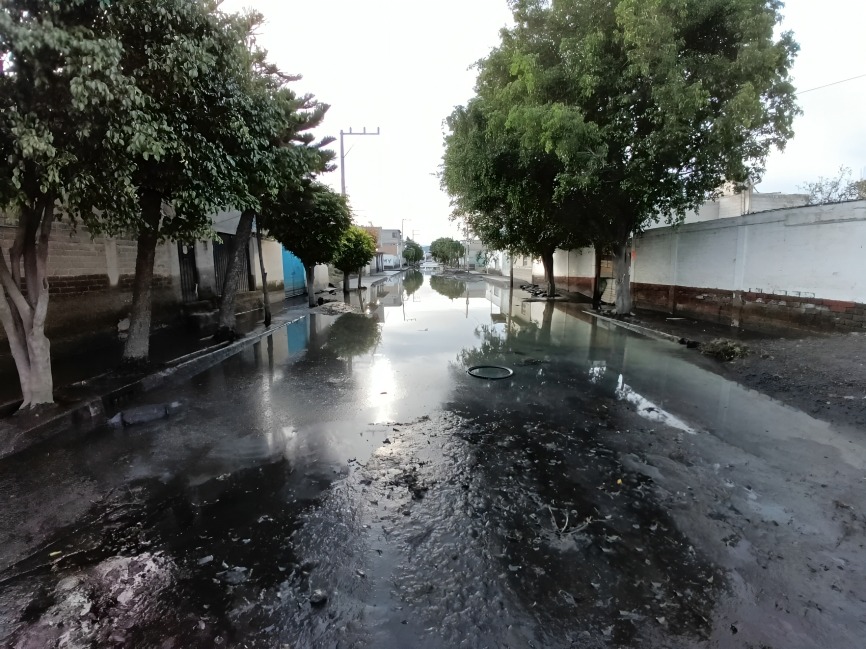 Inundación en Chalco termina y continúan la labores de limpieza