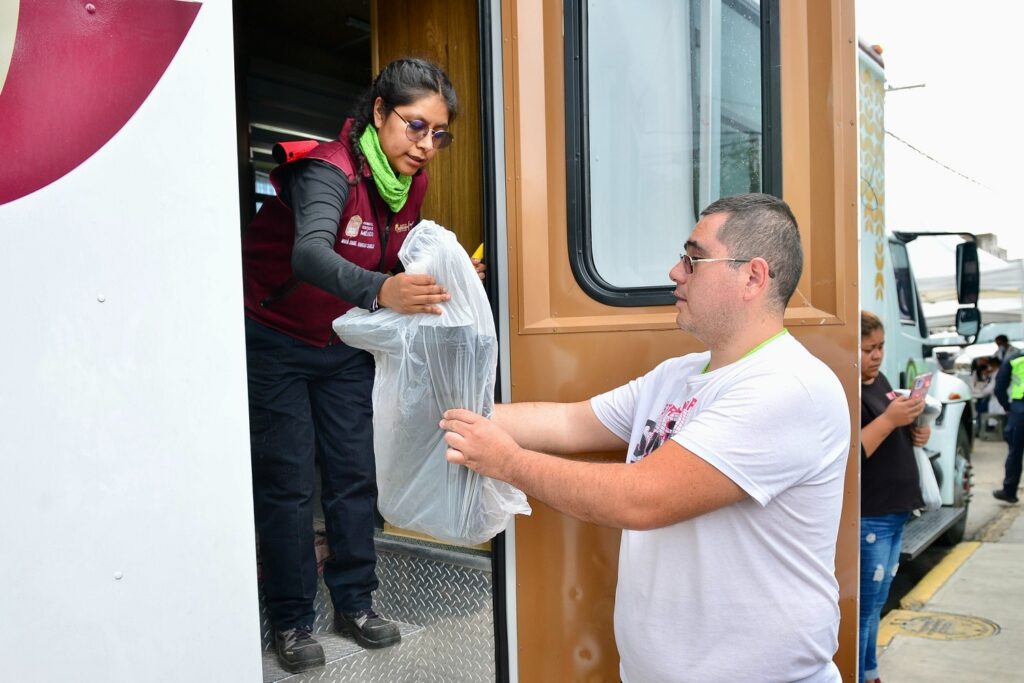 Se entregaron apoyos a damnificados