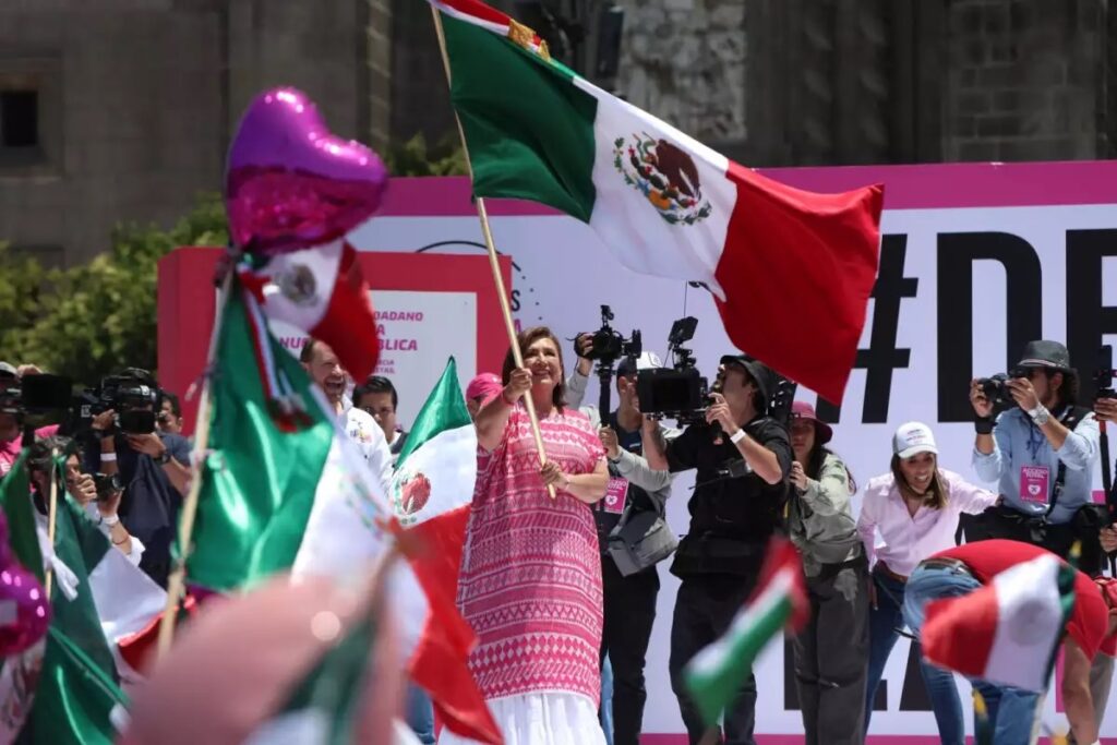 Xóchitl Gálvez reapareció con Marea Rosa