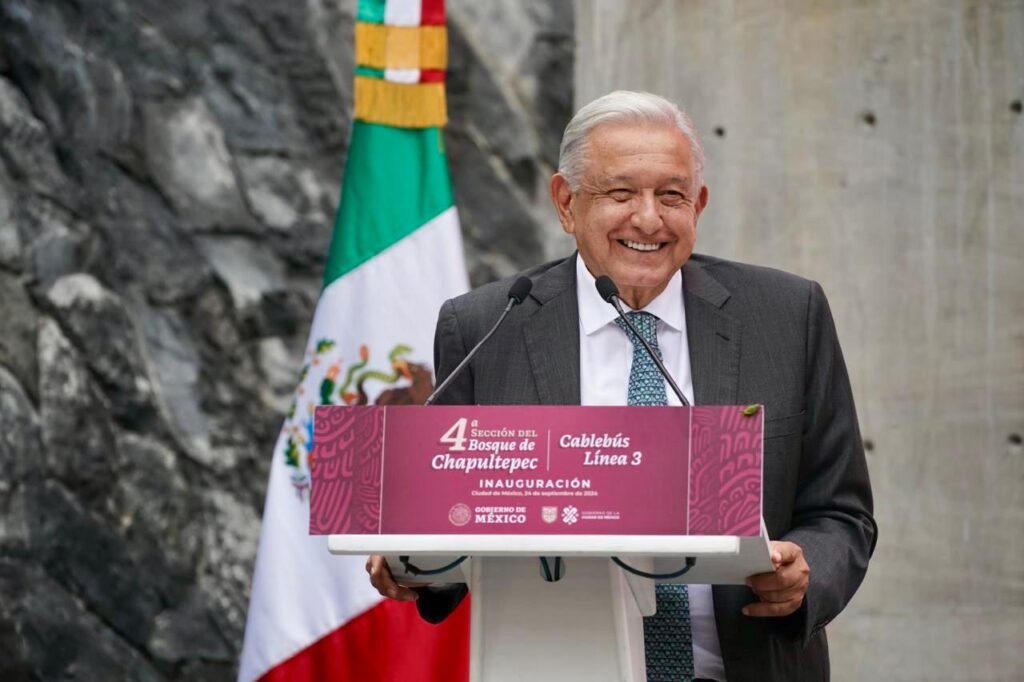 AMLO celebra inauguración de Chapultepec