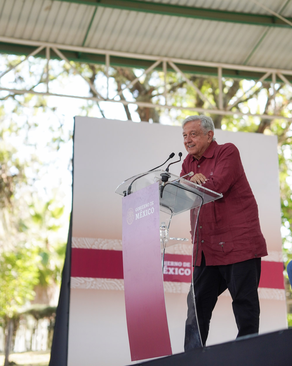 AMLO presume fortaleza económica de México