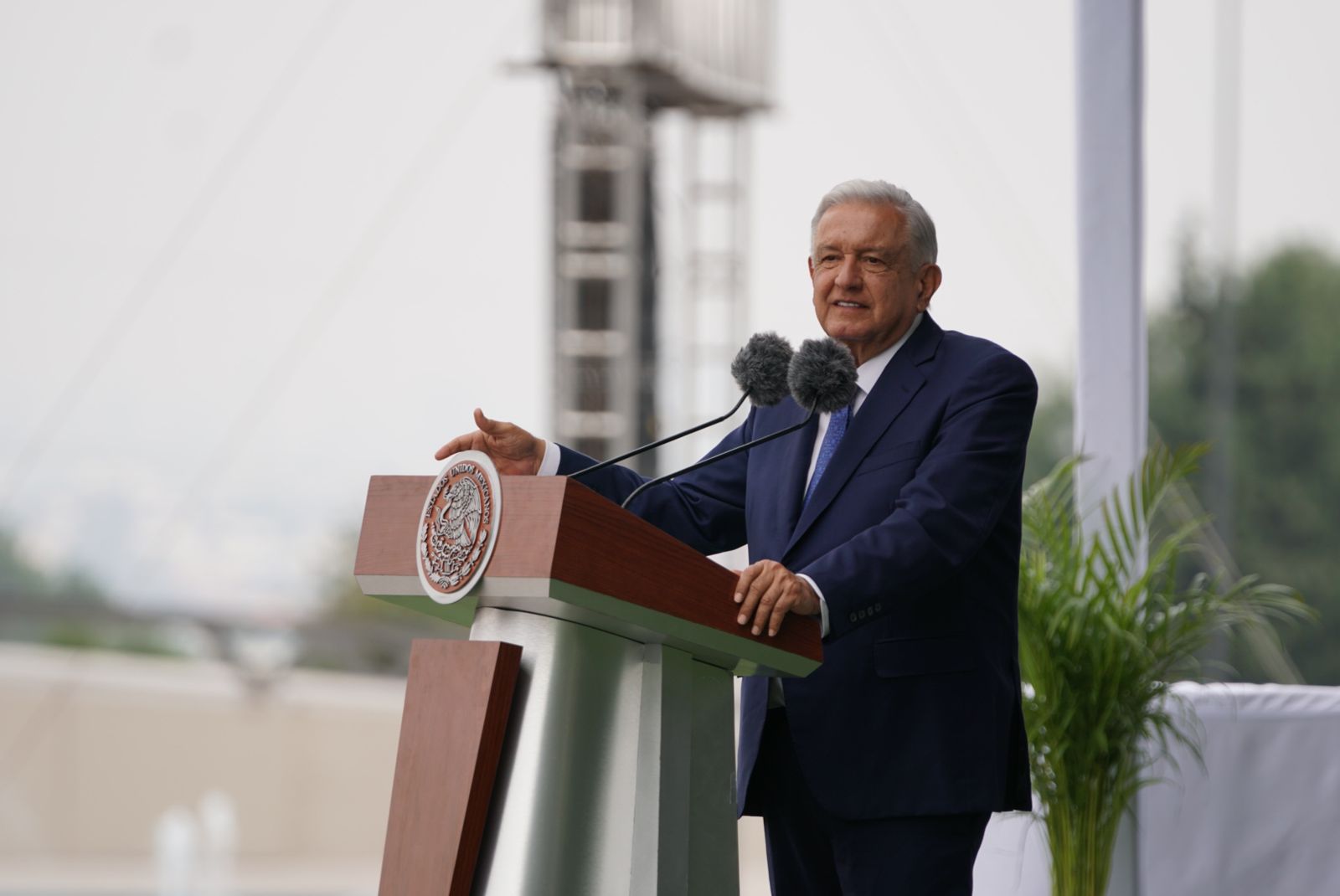 AMLO y Fuerzas Armadas