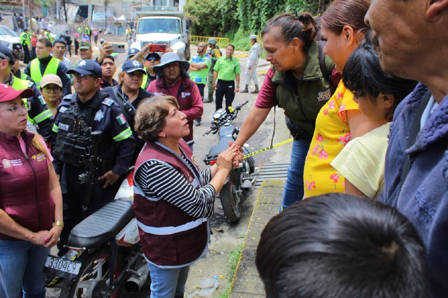 Delfina Gómez  atiende emergencia en Jilotzingo