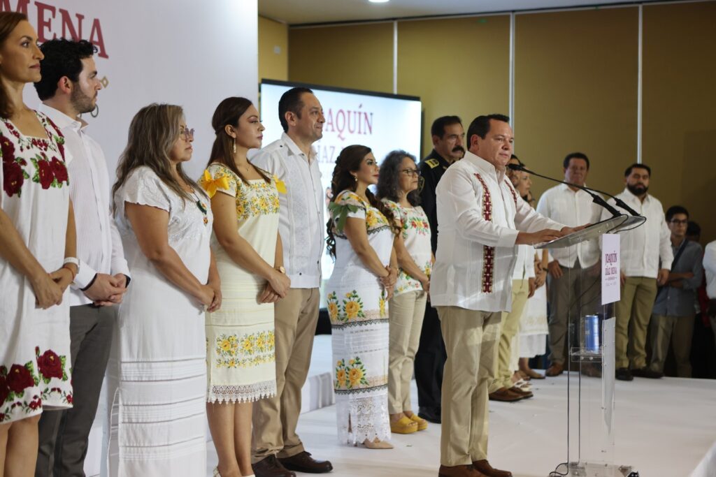 Huacho Díaz presentó a su gabinete