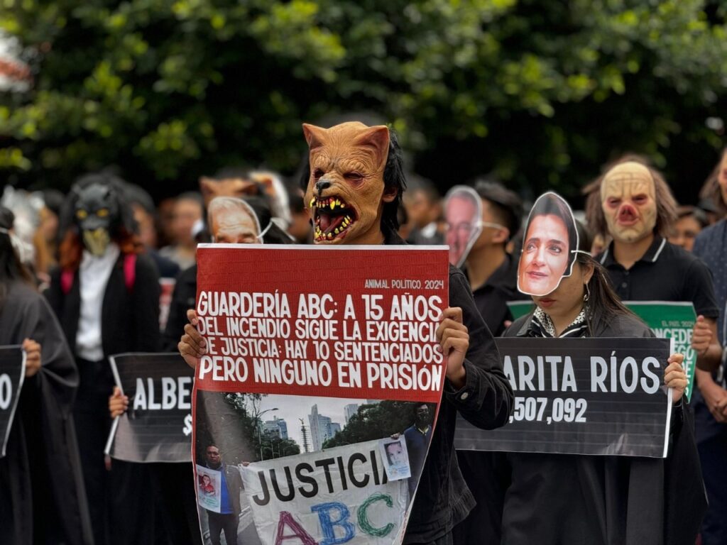 Jóvenes se manifestaron a favor de reforma judicial