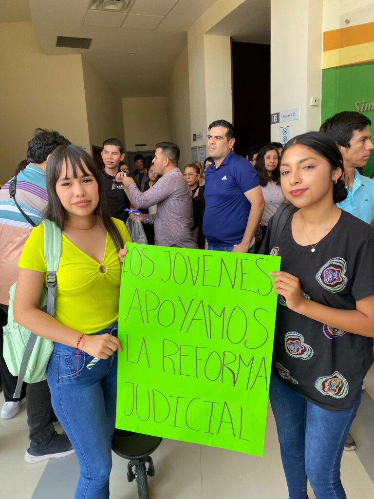 Jóvenes por la reforma judicial muestran apoyo