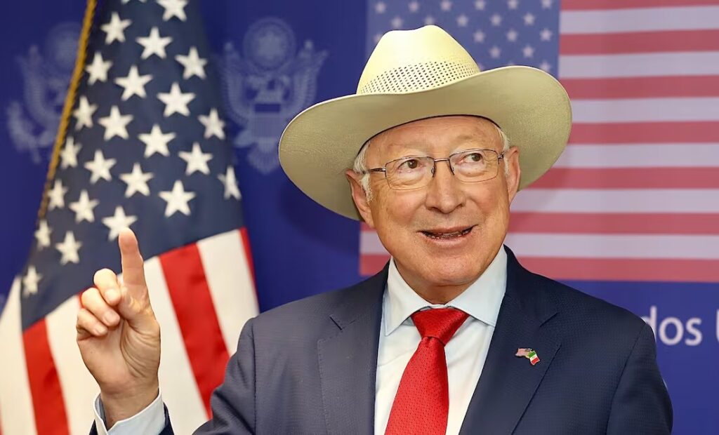 Ken Salazar volvió a criticar reforma judicial