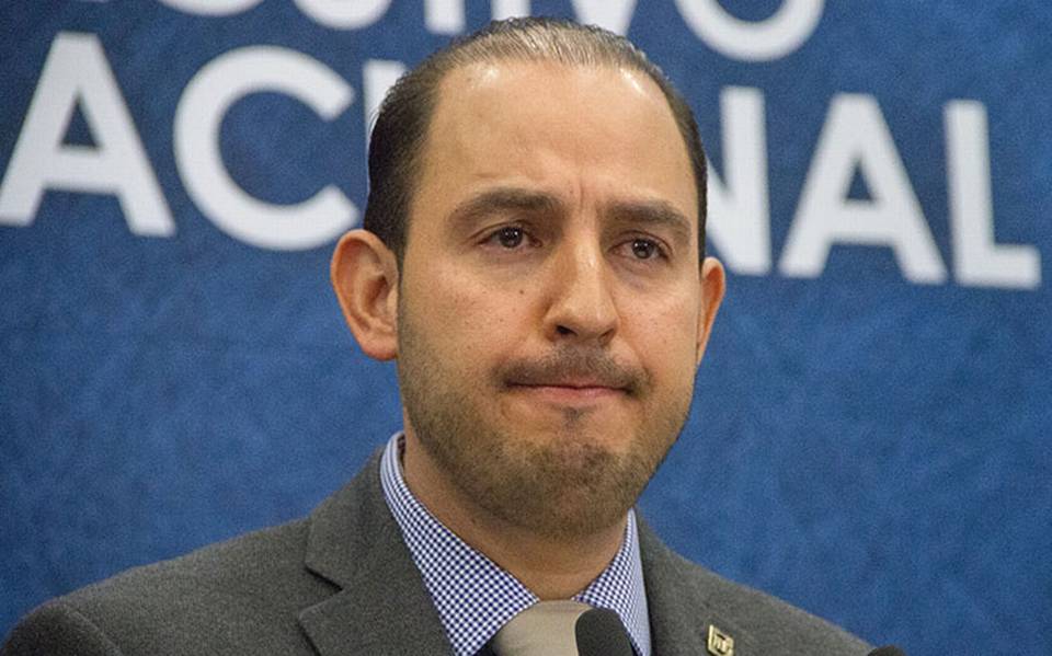 Marko Cortés cuestiona a AMLO