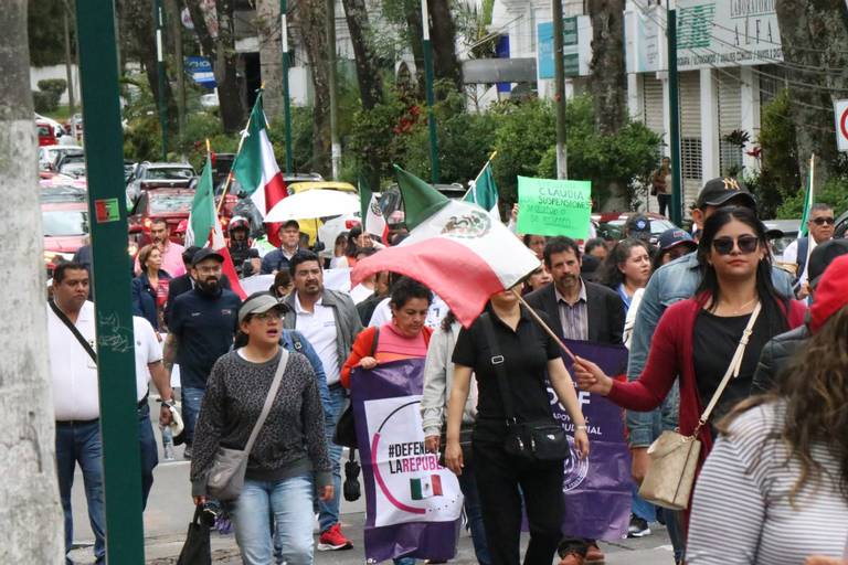 Amparo no procede contra reforma constitucional