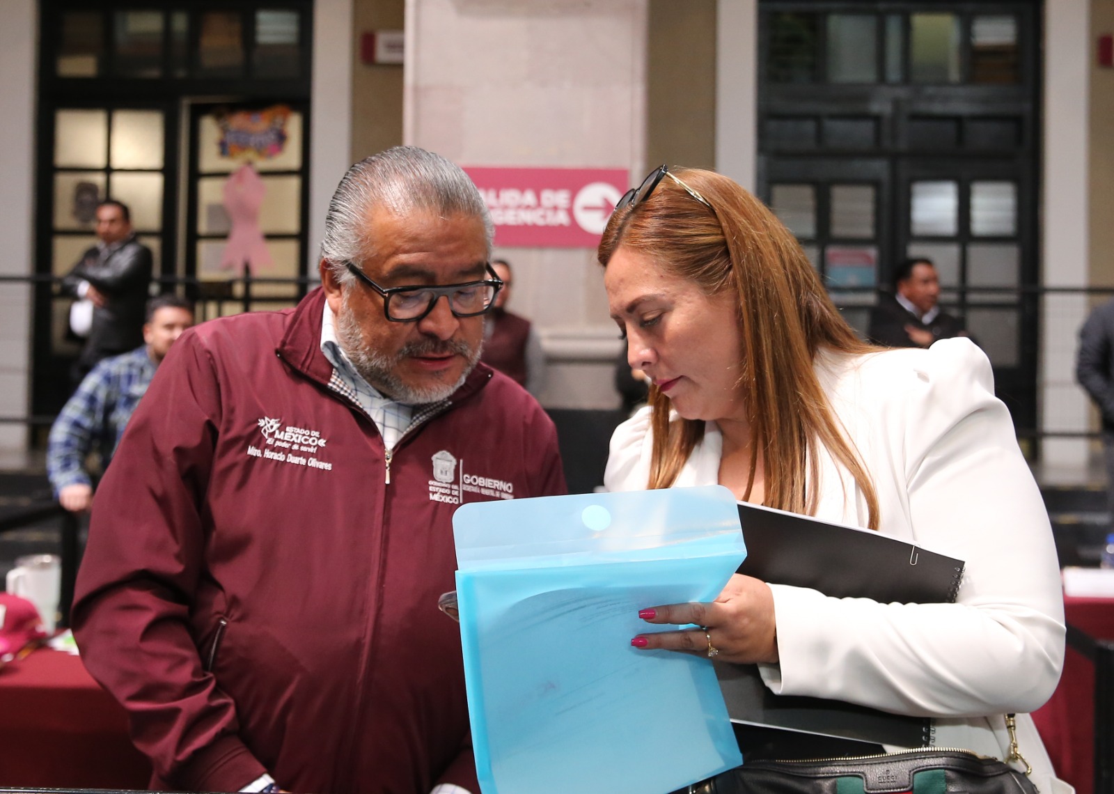 Delfina Gómez atiende a ciudadanos