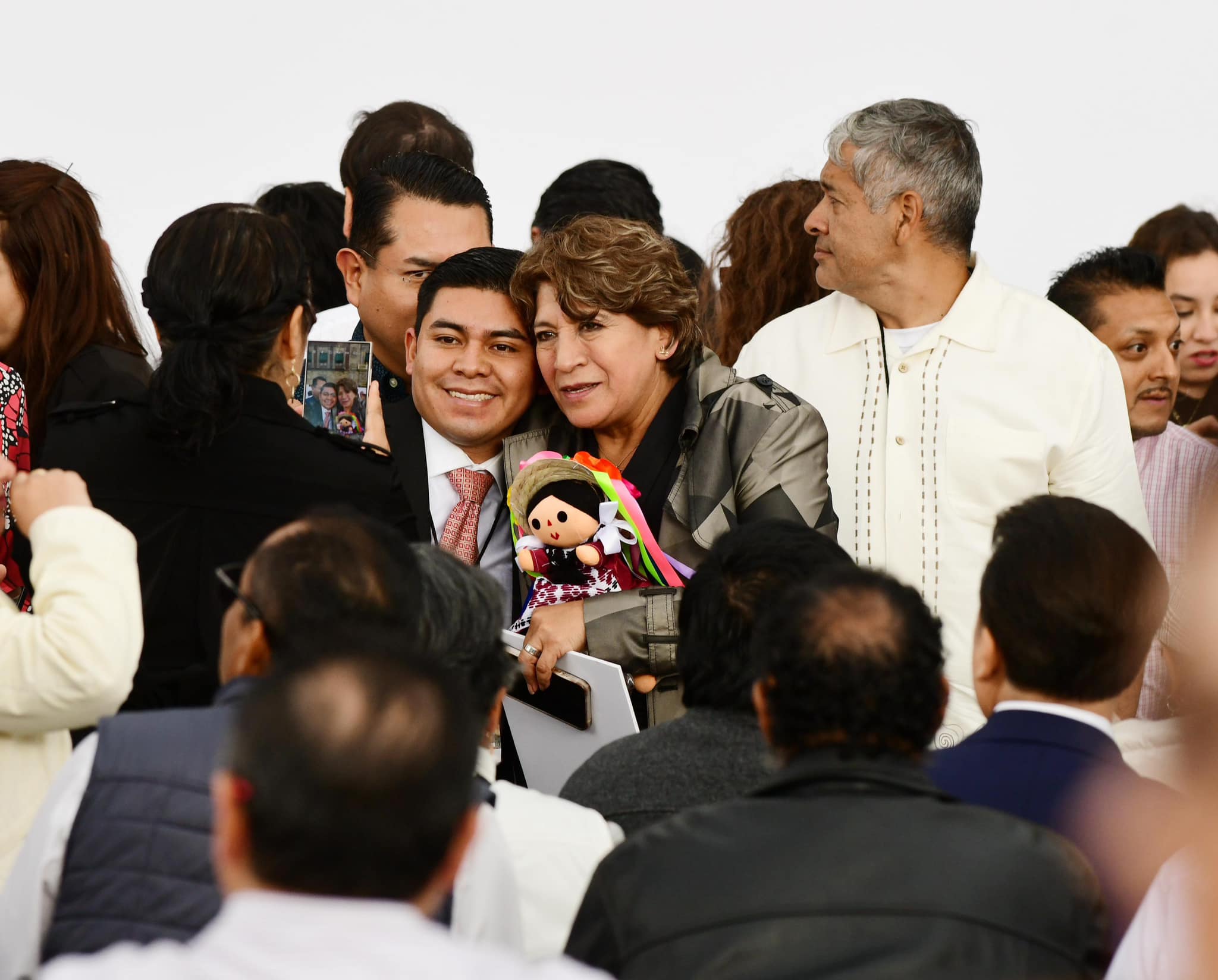 Delfina Gómez felicita a Sheinbaum por su toma de protesta