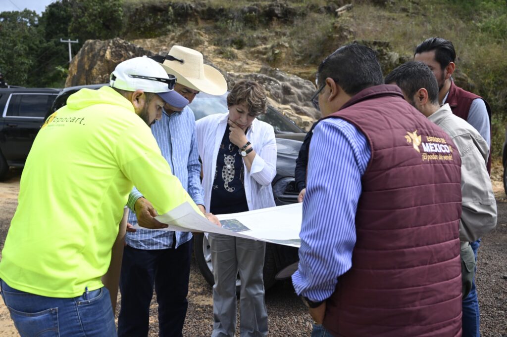 Delfina Gómez recorre predios