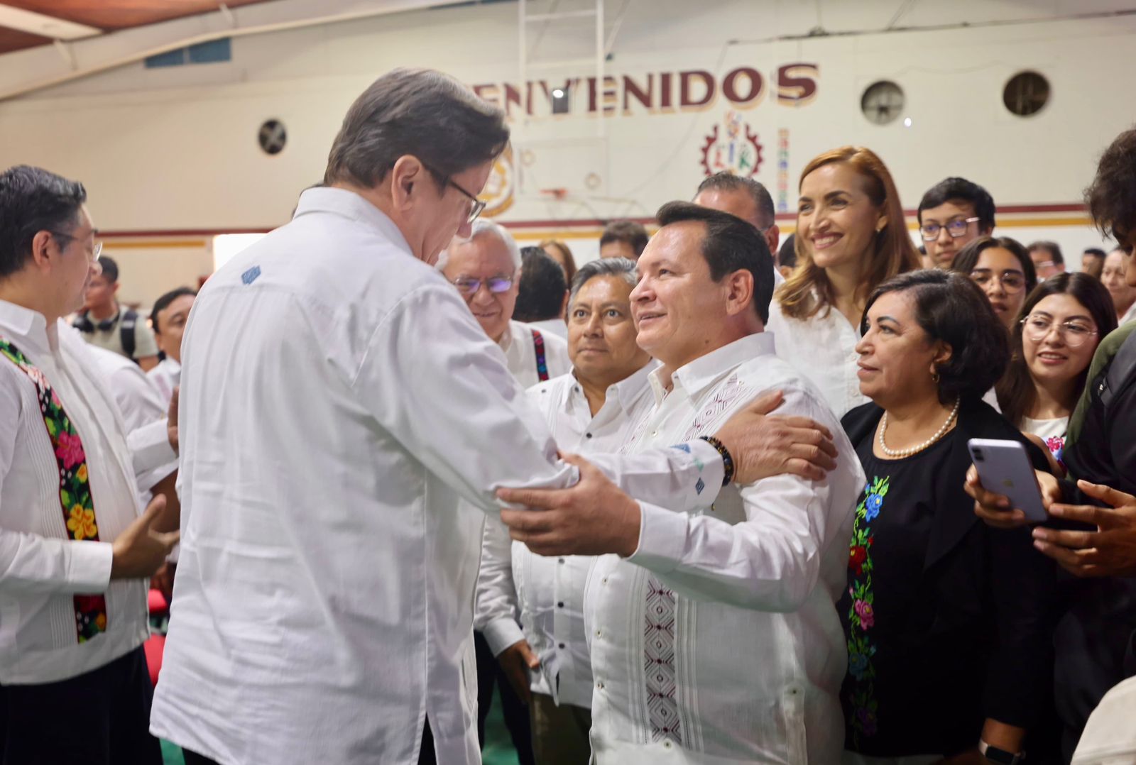 Huacho Díaz dará 20 mil becas a estudiantes de nivel superior