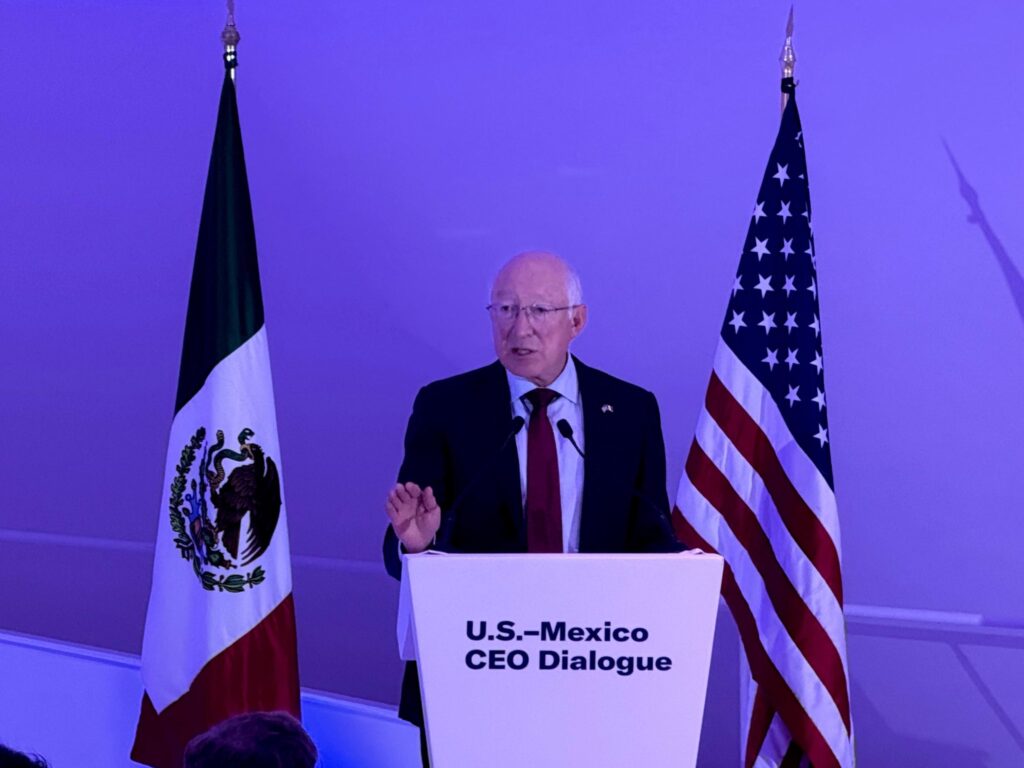 Ken Salazar confirma diálogo bilateral