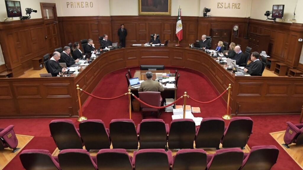 SCJN exoneró a Robles por estafa maestra 