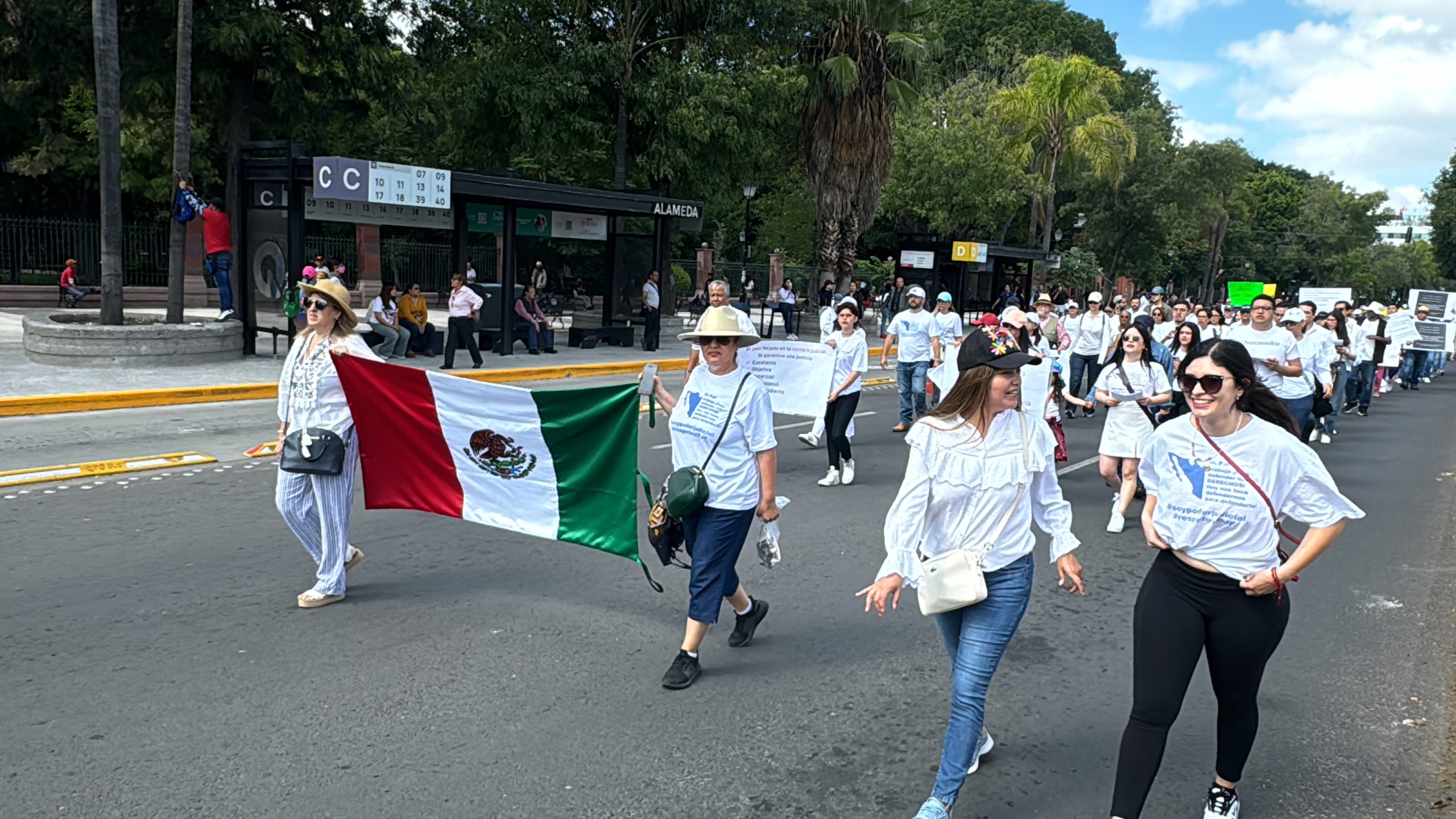 Trabajadores del PJ marchan