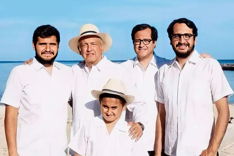 AMLO e hijos