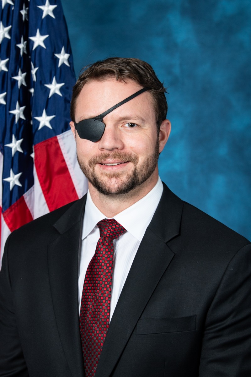 Dan Crenshaw elogia estrategia de seguridad de Sheinbaum