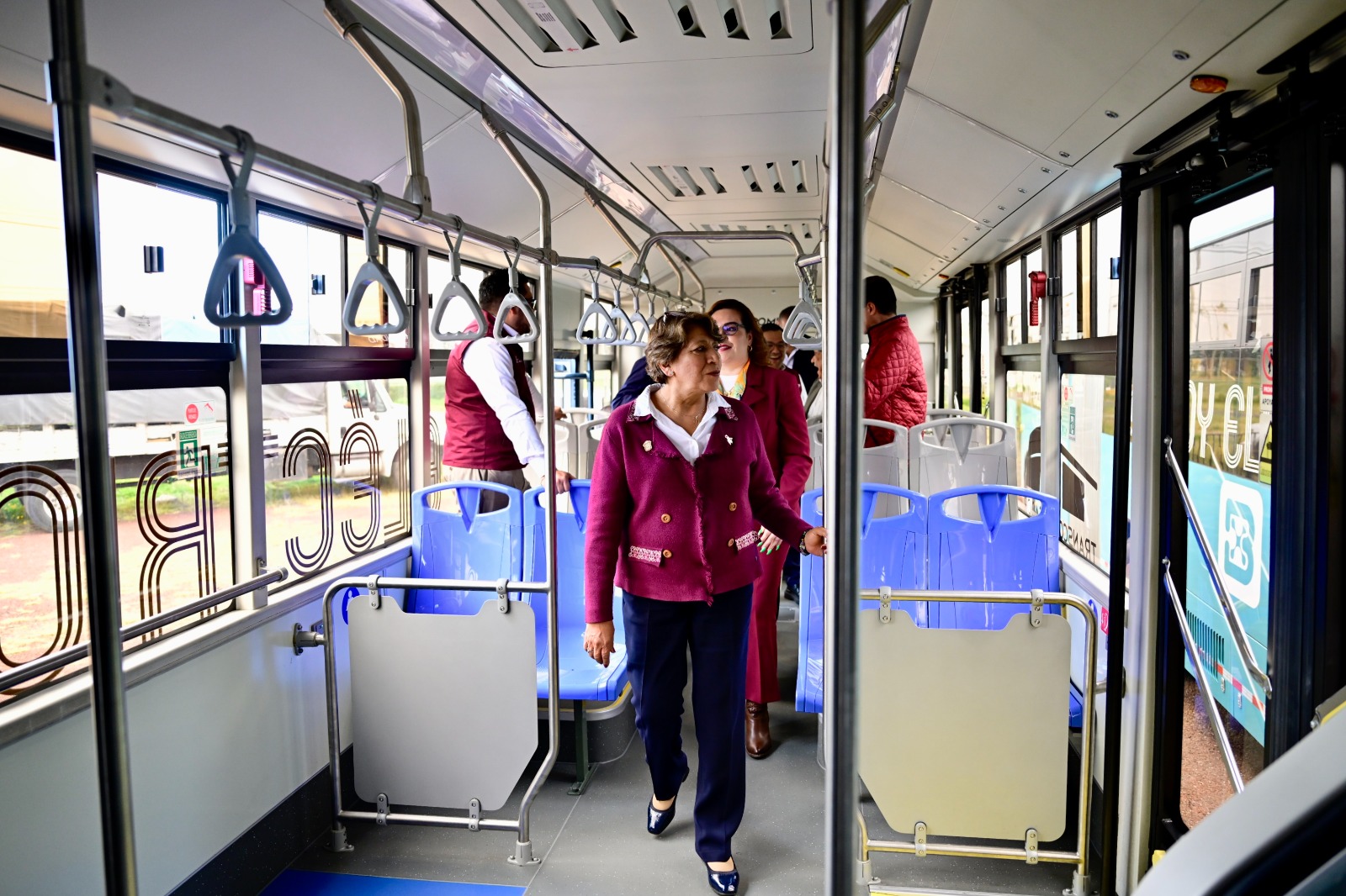 Delfina Gómez supervisa unidades de Mexibus