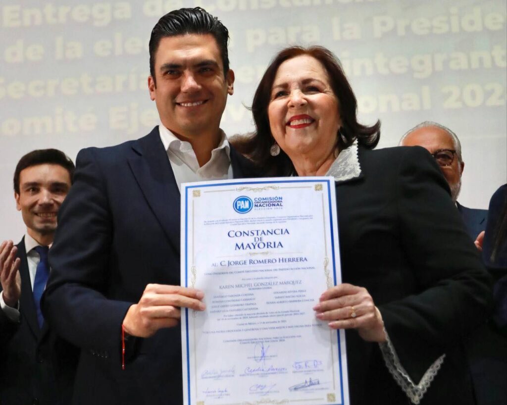 Jorge Romero recibe constancia de mayoría