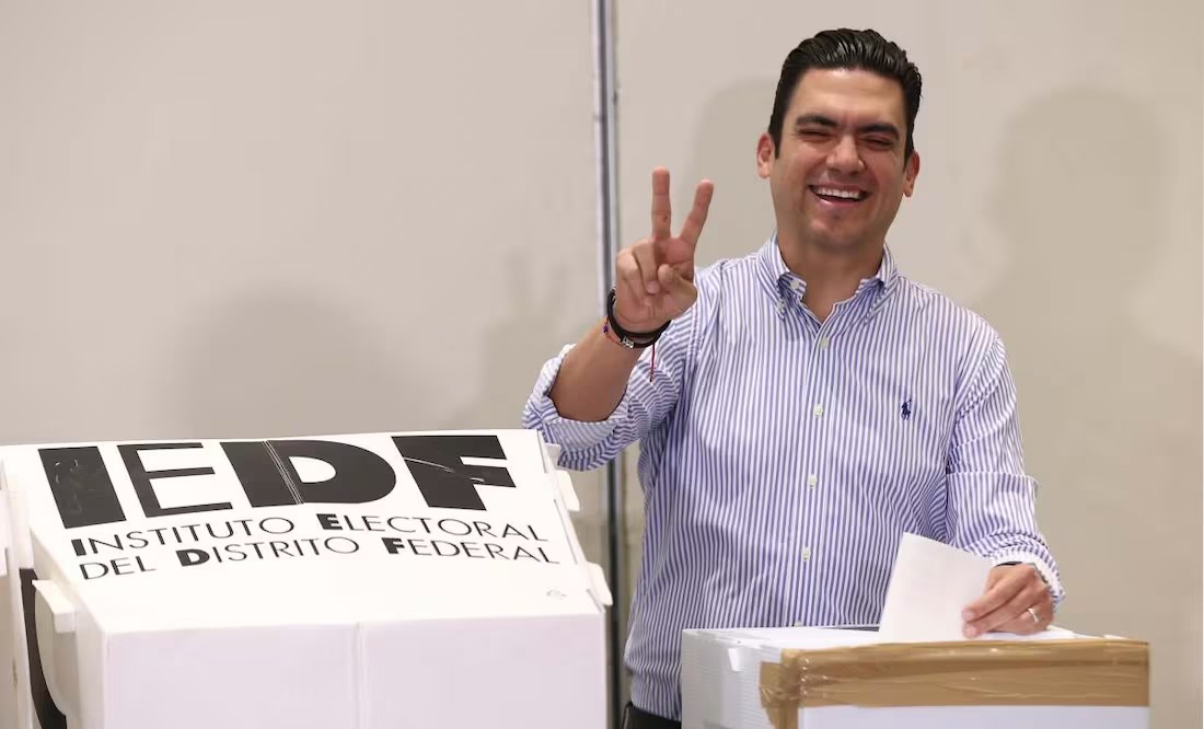 Jorge Romero emite voto