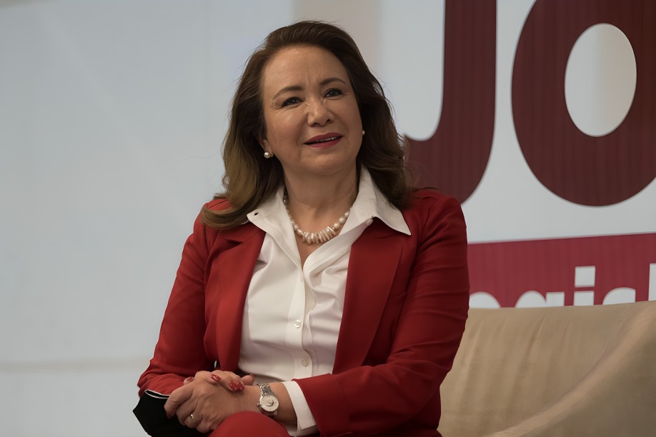 Yasmín Esquivel celebra paridad en elección judicial