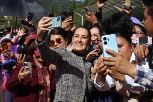 La presidenta Claudia Sheinbaum sigue los pasos de AMLO